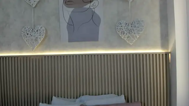 charlottebrowns  online show from November 25, 12:27 pm