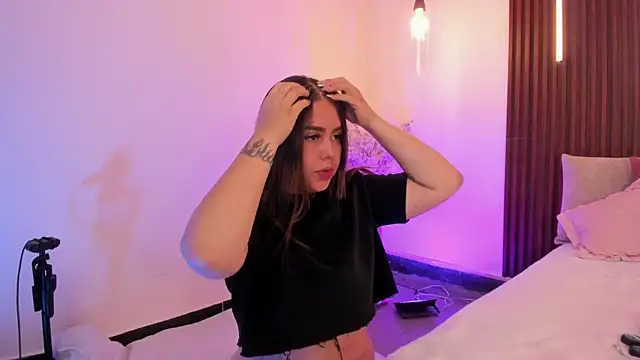 ArianaBaker online show from February 18, 3:19 pm