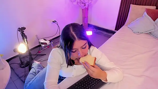 ArianaBaker online show from February 22, 2:04 pm