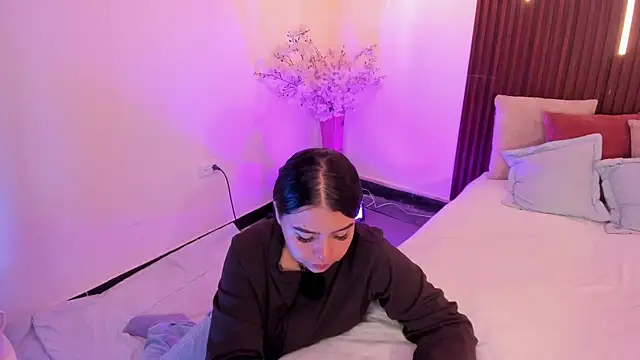 ArianaBaker online show from February 24, 1:53 pm