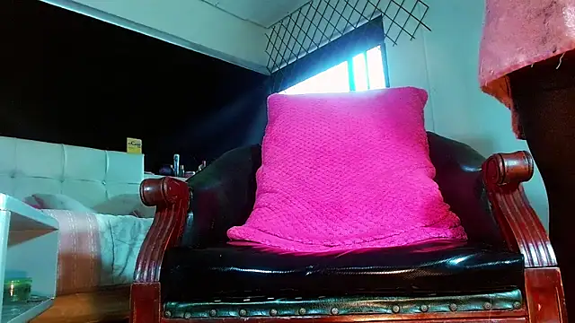 bellatrixx 69 online show from February 3, 11:59 am