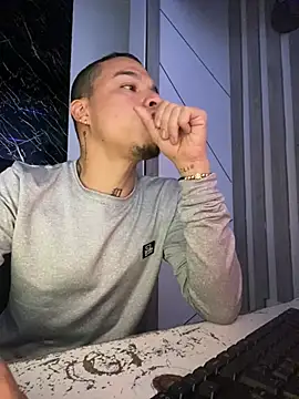 Snapshot of Osiiriis chatting on February 14, 10:04 pm Osiiriis online show from February 14, 10:04 pm