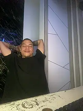 Snapshot of Osiiriis chatting on February 18, 4:48 am Osiiriis online show from February 18, 4:48 am