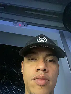 Snapshot of Osiiriis chatting on February 24, 7:09 pm Osiiriis online show from February 24, 7:09 pm