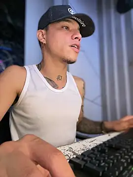 Snapshot of Osiiriis chatting on March 1, 6:03 am Osiiriis online show from March 1, 6:03 am