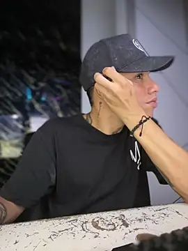 Snapshot of Osiiriis chatting on March 2, 8:16 am Osiiriis online show from March 2, 8:16 am