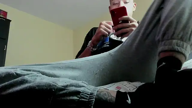 Snapshot of Osiiriis chatting on March 10, 12:51 am Osiiriis online show from March 10, 12:51 am