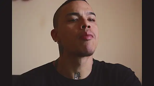 Snapshot of Osiiriis chatting on March 11, 1:01 pm Osiiriis online show from March 11, 1:01 pm