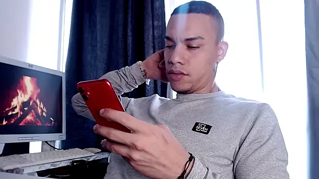 Snapshot of Osiiriis chatting on March 14, 1:57 pm Osiiriis online show from March 14, 1:57 pm