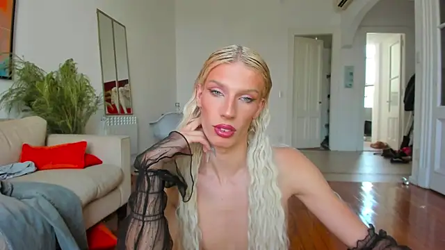 AliceSnowCatt online show from February 9, 5:22 pm