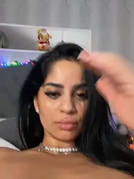 Snapshot of _adelle chatting on December 12, 1:28 pm adelle online show from December 12, 1:28 pm
