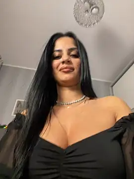 Snapshot of _adelle chatting on December 13, 3:32 pm adelle online show from December 13, 3:32 pm