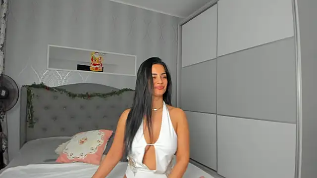Snapshot of _adelle chatting on January 4, 1:42 pm adelle online show from January 4, 1:42 pm