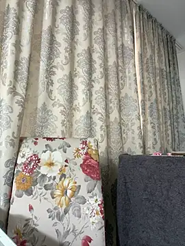 Snapshot of _adelle chatting on February 2, 11:30 am adelle online show from February 2, 11:30 am