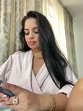  adelle online show from April 3, 10:46 am