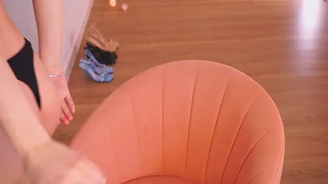 hereandnows  online show from February 21, 7:12 am