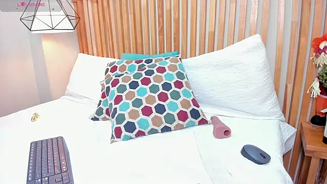 Snapshot of Ginger_Winn chatting on March 6, 11:09 pm Ginger Winn online show from March 6, 11:09 pm