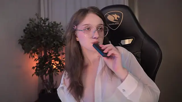 ELLIEJAY online show from March 1, 11:58 pm