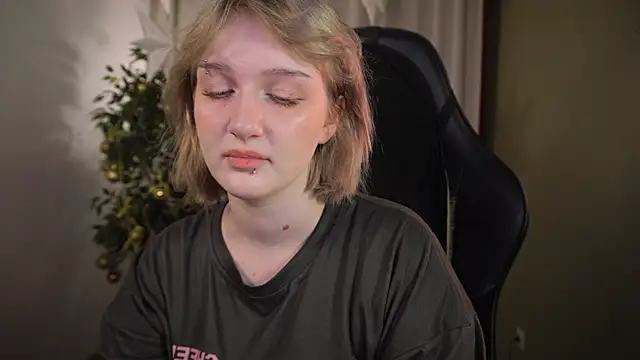 ELLIEJAY online show from January 14, 5:24 am