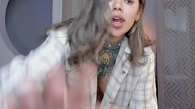 Snapshot of yandracelisofficial chatting on December 20, 9:11 am yandracelisofficial online show from December 20, 9:11 am