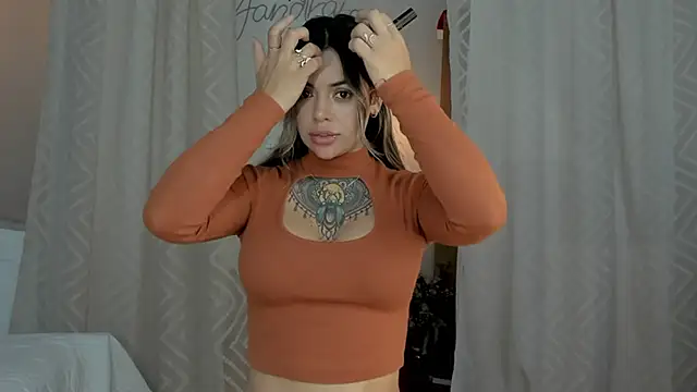 Snapshot of yandracelisofficial chatting on January 26, 3:48 am yandracelisofficial online show from January 26, 3:48 am