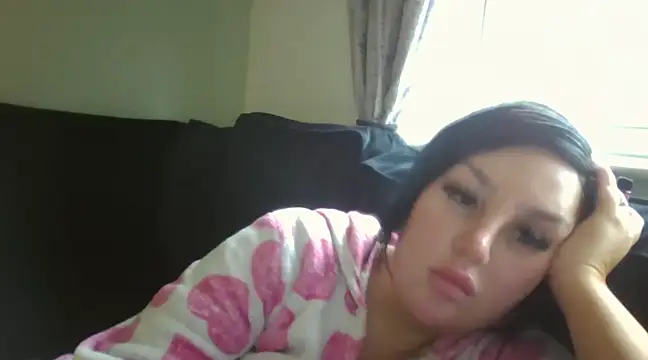 magical mia online show from February 11, 2:57 pm