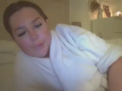 magical mia online show from March 5, 7:06 pm