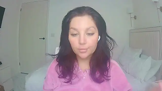 magical mia online show from March 29, 1:00 pm