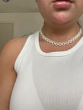 Snapshot of magical_mia chatting on July 9, 10:52 am magical mia online show from July 9, 10:52 am