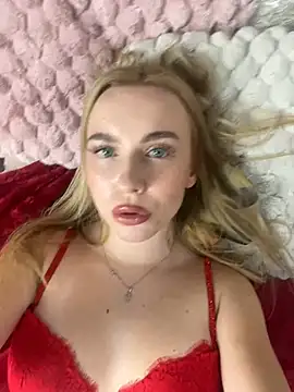 Snapshot of Nicole_blonde0 chatting on February 8, 9:57 pm Nicole blonde0 online show from February 8, 9:57 pm
