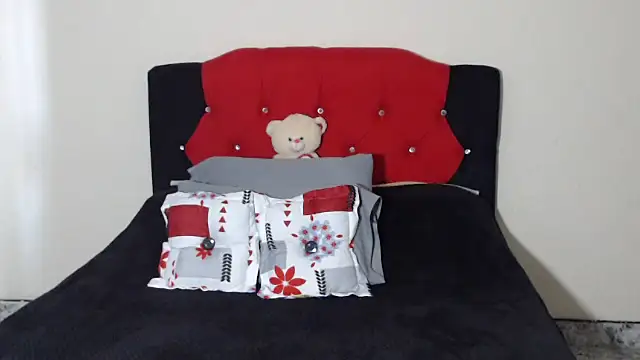 Crystal milkmature online show from March 12, 9:03 pm