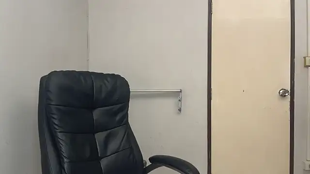 SassyJessi online show from December 15, 4:17 am