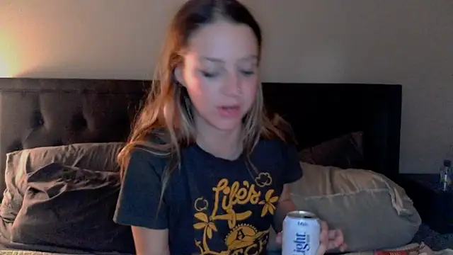 molly witha chance online show from February 22, 9:01 am