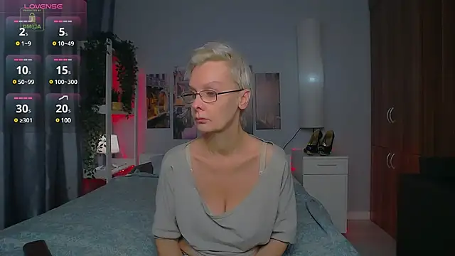 HelgaHimmell online show from December 4, 4:05 pm