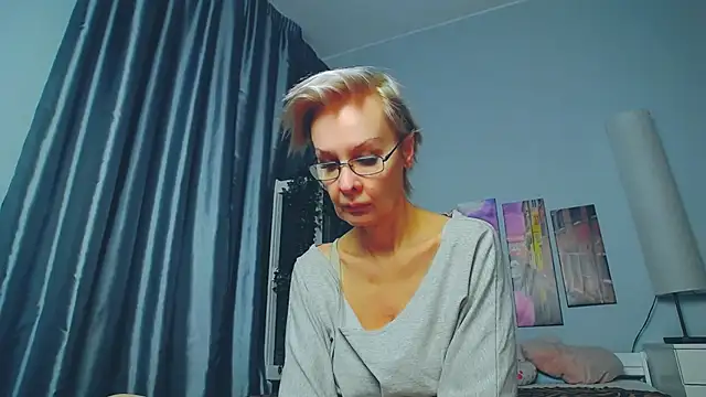 HelgaHimmell online show from March 15, 10:00 pm