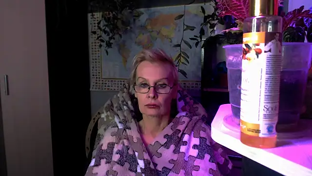 HelgaHimmell online show from April 8, 9:37 pm