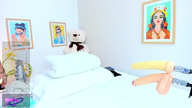 jasminnee  online show from February 10, 1:59 pm