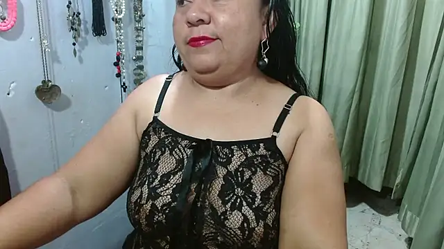 Snapshot of CanelaCollins chatting on December 14, 6:41 am CanelaCollins online show from December 14, 6:41 am