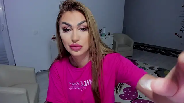 GlossyDiamondX online show from February 5, 5:41 am