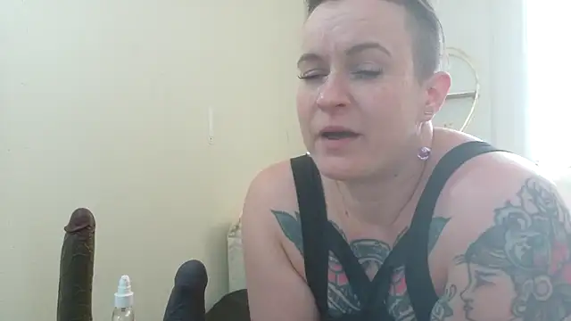 quinnmariexo online show from March 24, 7:30 pm