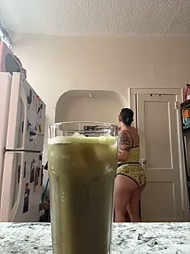 quinnmariexo online show from April 15, 4:03 pm