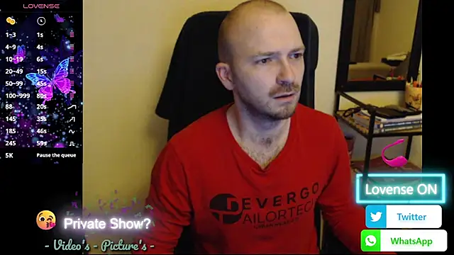 Snapshot of RealManHaveHairy chatting on May 11, 6:16 pm RealManHaveHairy online show from May 11, 6:16 pm