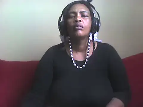 Snapshot of SexxyBoob chatting on March 15, 6:36 am SexxyBoob online show from March 15, 6:36 am