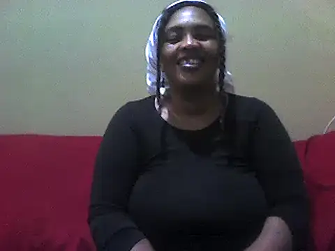 Snapshot of SexxyBoob chatting on March 15, 7:38 pm SexxyBoob online show from March 15, 7:38 pm
