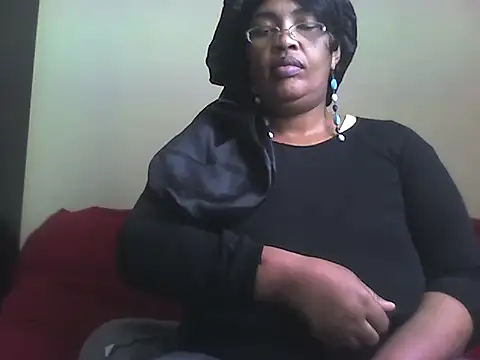 Snapshot of SexxyBoob chatting on October 4, 12:25 pm SexxyBoob online show from October 4, 12:25 pm
