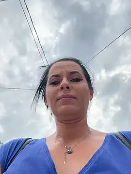 Hotmomcheckk  online show from June 4, 8:20 am