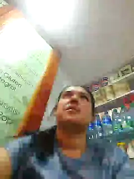Snapshot of Sophie-hatter chatting on December 18, 3:22 pm Sophie-hatter online show from December 18, 3:22 pm