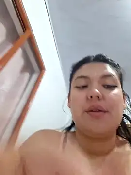 Snapshot of Sophie-hatter chatting on May 24, 1:32 am Sophie-hatter online show from May 24, 1:32 am