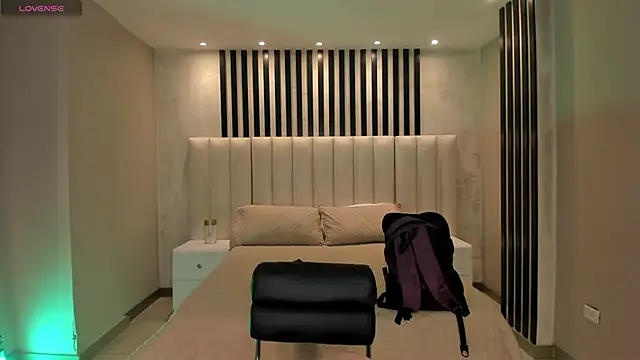 MollySundersX online show from March 15, 4:29 am