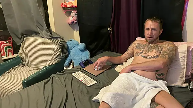 SexyDaddy303666 online show from March 21, 4:17 am